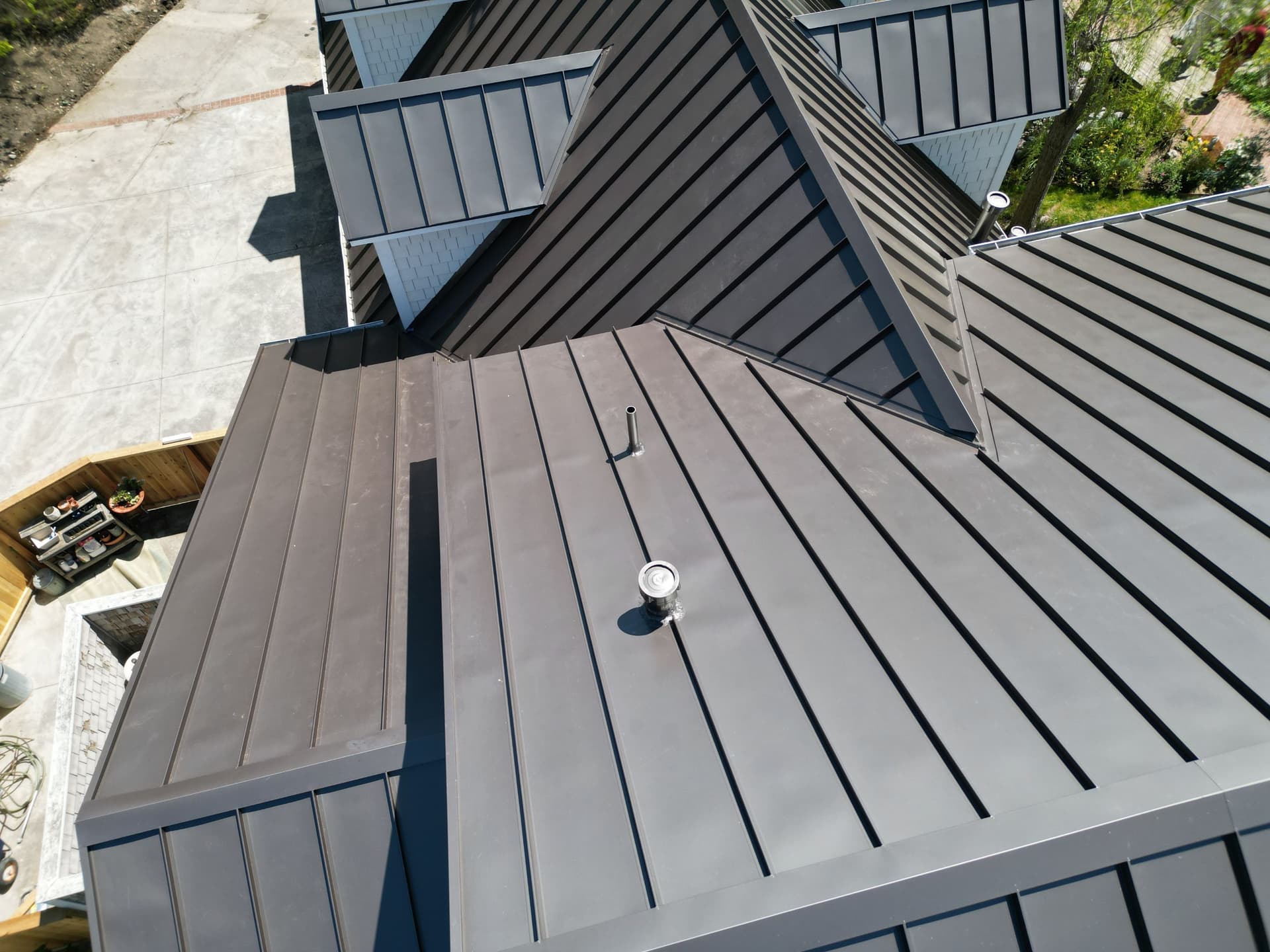 Gallery photos for Standing-Seam Metal Roof (Antique color) installation in San Juan Capistrano: Image #4