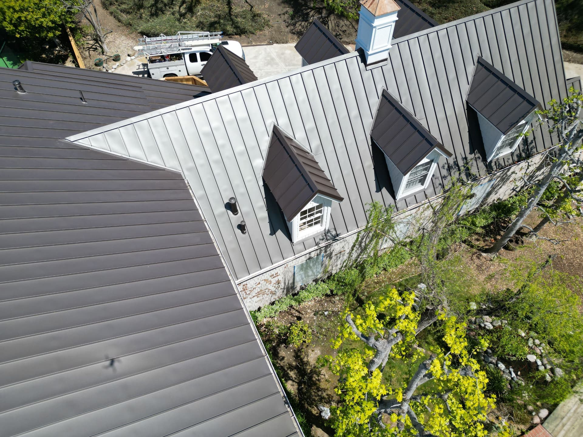 Gallery photos for Standing-Seam Metal Roof (Antique color) installation in San Juan Capistrano: Image #23