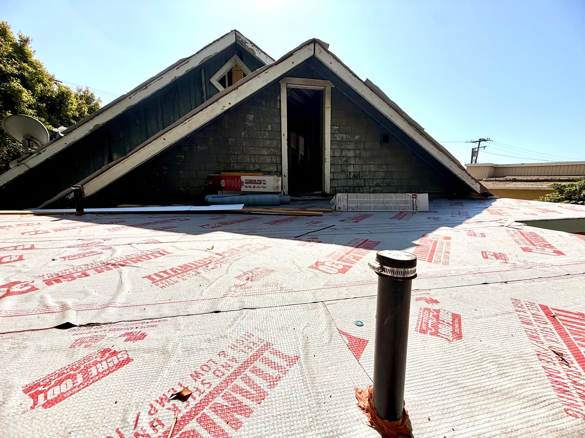 Gallery photos for Seamless Roof Renovations in Laguna Beach: Image #3