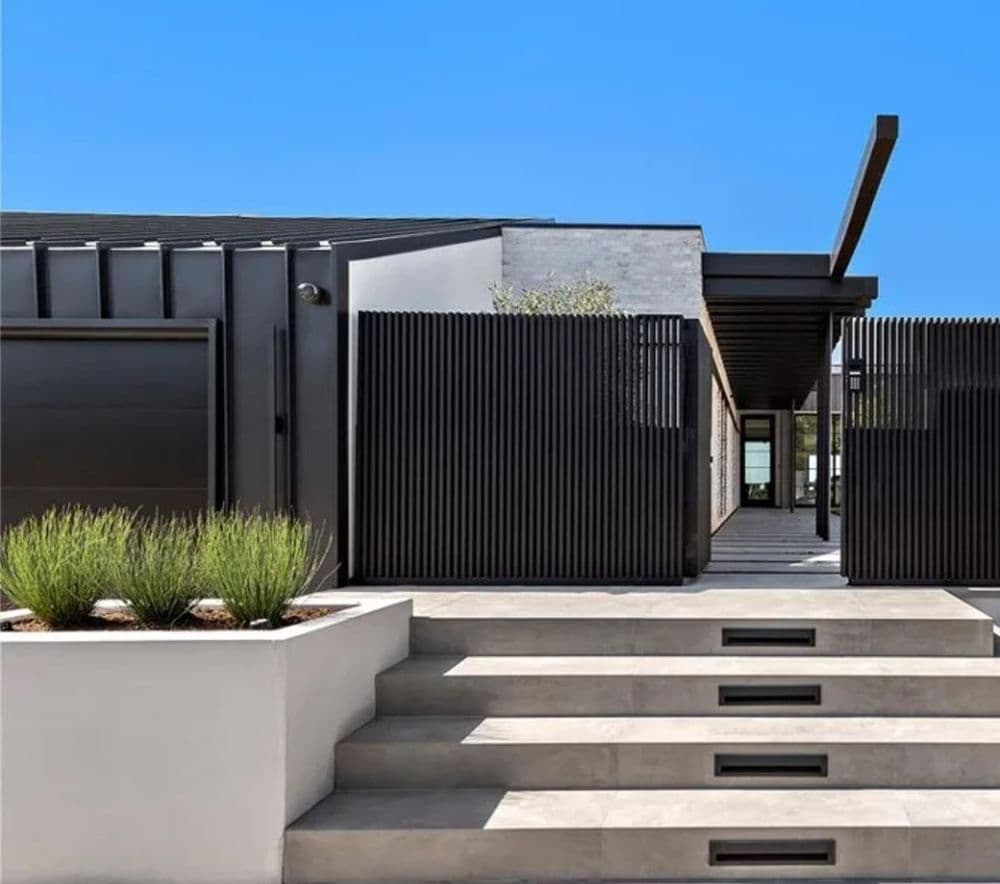 Gallery photos for Standing-Seam Metal Roof in Corona Del Mar, CA: Image #4